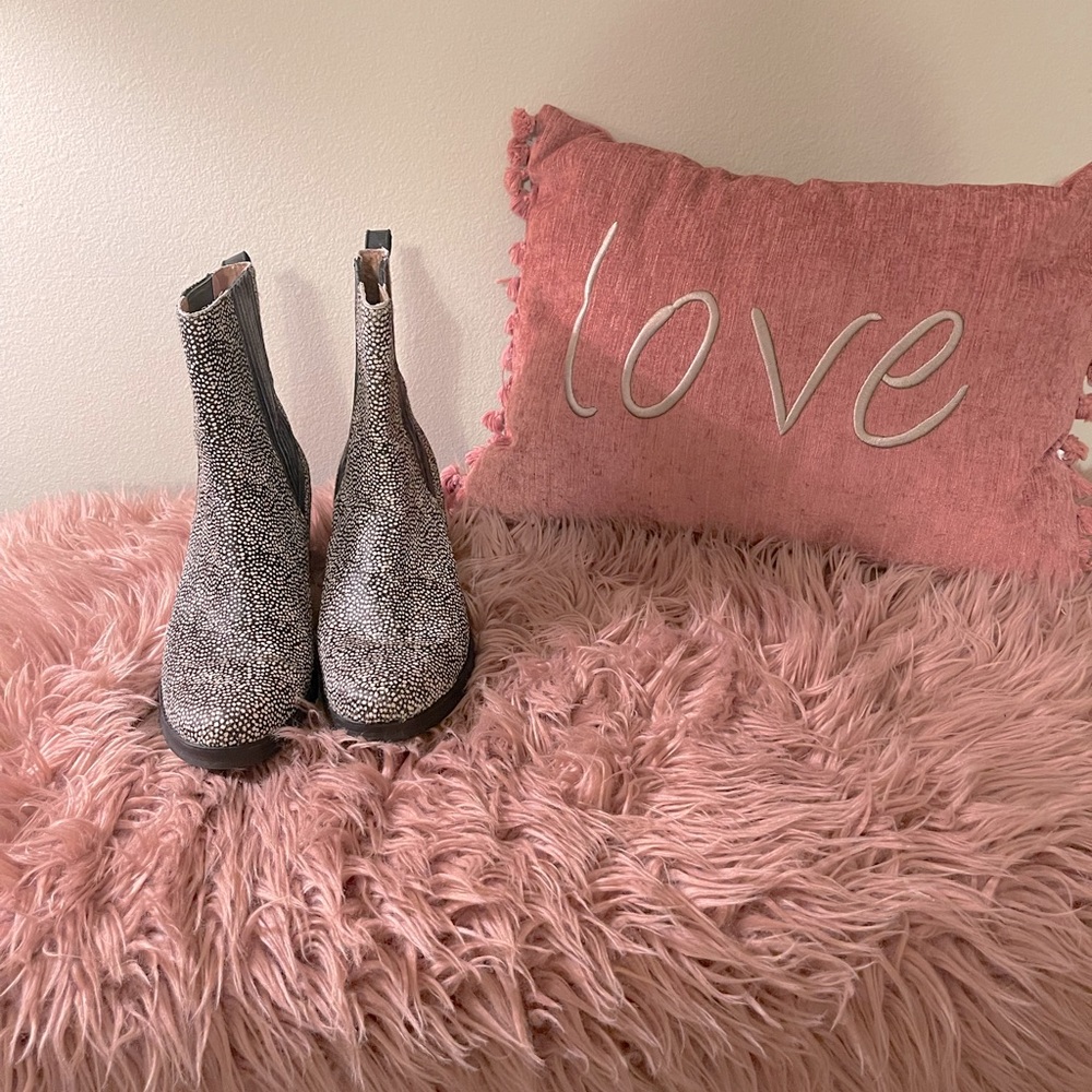 Ugg pony bootie
